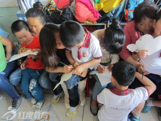 河北廊坊紅纓小神龍幼兒園“母親節”感恩活動