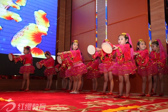 山西朔州紅纓新蕾幼兒園舉辦第八屆藝術節(jié)