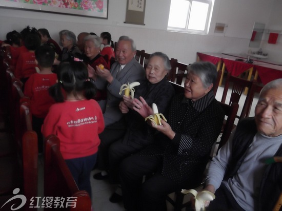 山東樂陵紅纓歐尚名城幼兒園開展重陽節活動