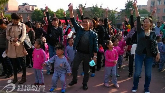 安徽蕪湖紅纓清水小星星幼兒園舉辦親子趣味運動會