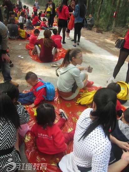 福建平潭紅纓幼兒園舉辦親子踏青活動