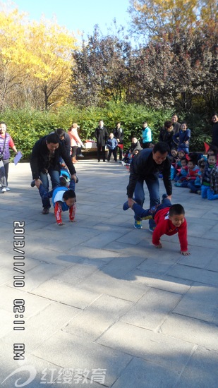 山東濟南紅纓智慧樹幼兒園舉辦“親子遠足”游玩活動