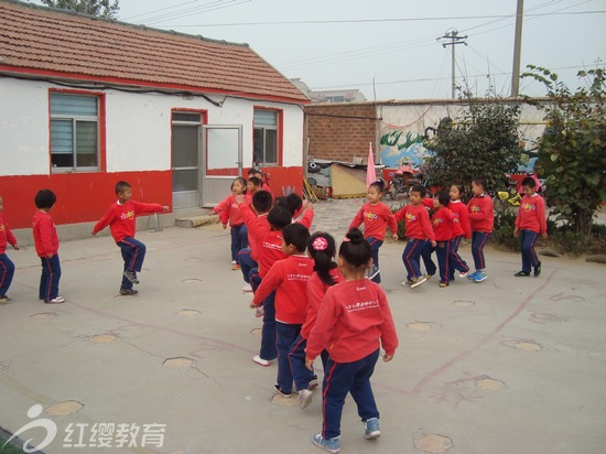 山東萊州紅纓姜家幼兒園舉辦2013年秋季親子運(yùn)動會