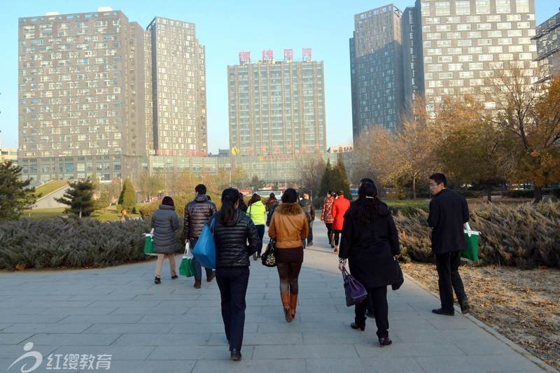 行走在總部的”后花園“