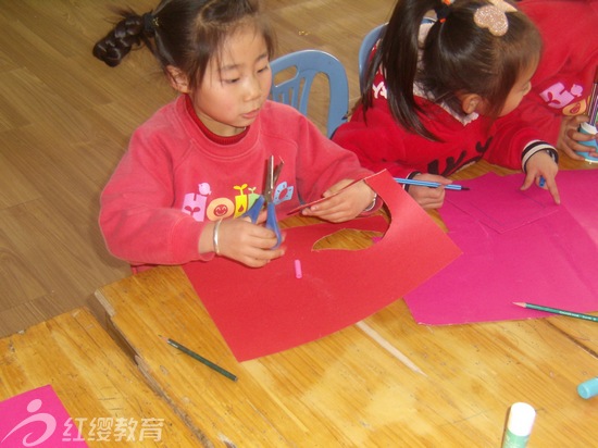 山西汾西紅纓陽光雙語幼兒園舉辦感恩節(jié)活動(dòng)