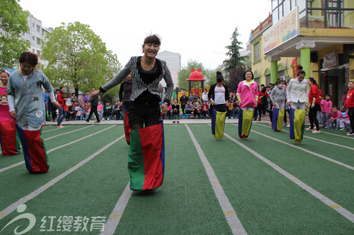 山東棗莊紅纓世紀花園幼兒園舉辦春季親子運動會