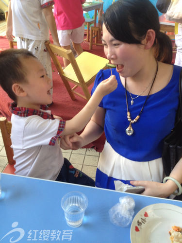 廣西靈山紅纓幼兒園母親節