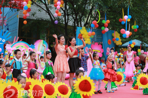 四川峨眉山紅纓希望藝術(shù)幼兒園慶六一活動