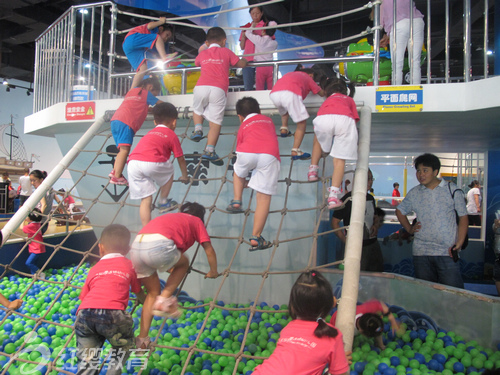 山東濟寧紅纓煤化幼兒園舉辦慶六一游學(xué)活動