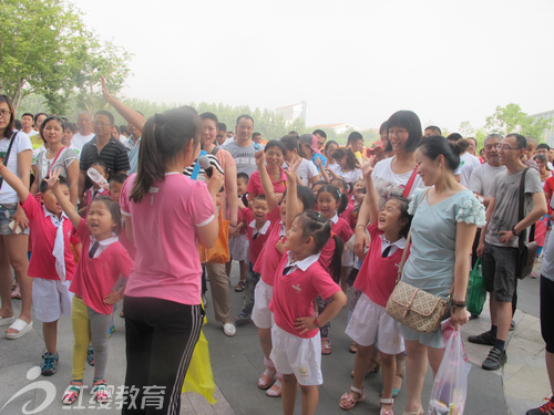 山東濟寧紅纓煤化幼兒園舉辦慶六一游學(xué)活動