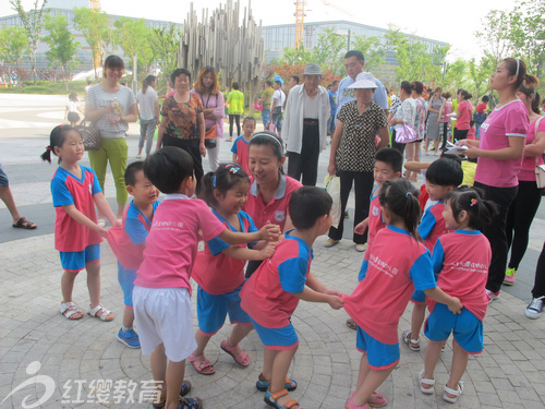 山東濟寧紅纓煤化幼兒園舉辦慶六一游學(xué)活動